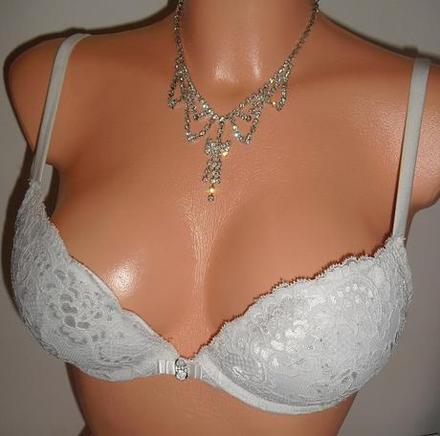 Cipkovana podprsenka s kamienkami, 75c