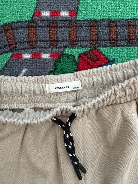 Teplaky, reserved,140