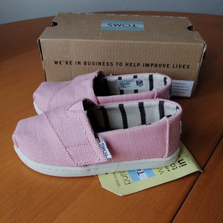 Topánky toms, 25