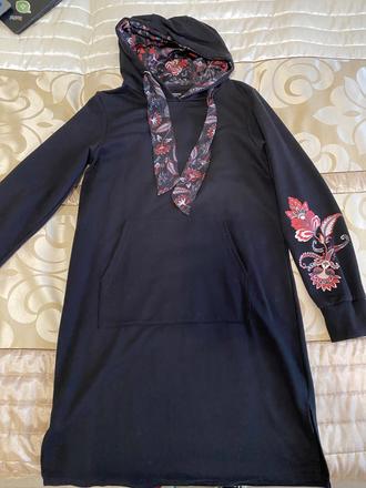 Predĺžená mikina vrátane poštovnéhop, reserved,s