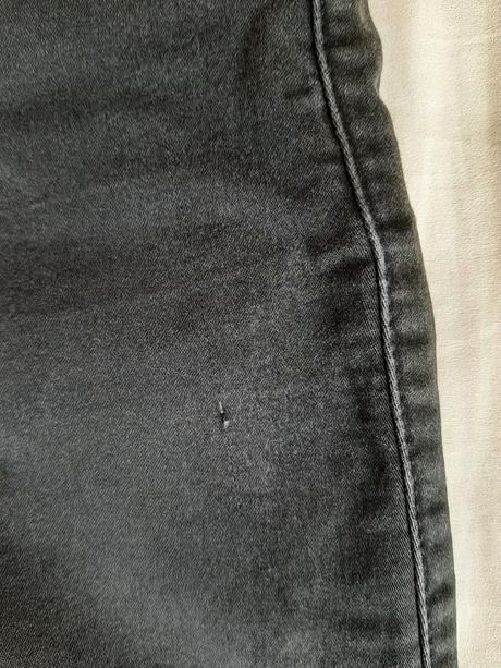 Čierne rifľové kraťasy, chapter young,134