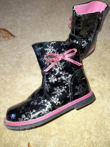 Krásne prechodné topánky, 25