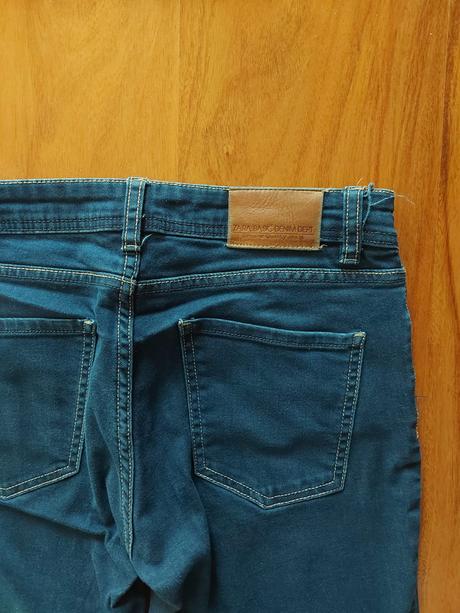 Tmavomodré mid rise skinny fit rifle - top stav, zara,36