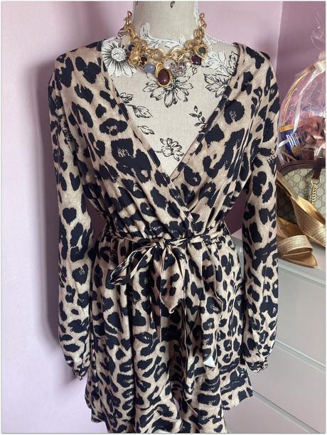 Mini šaty so zvieracím vzorom, l