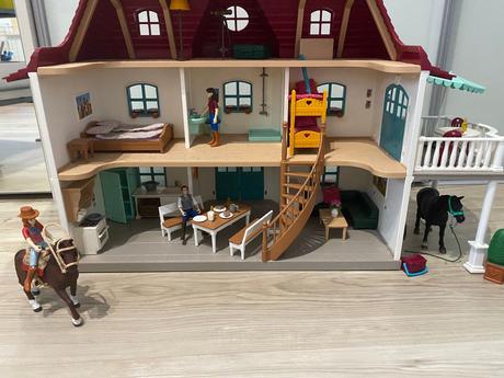 Schleich horse club - 42551 dom-statok so stajňou, 