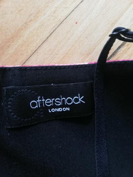 Spolocenske saty, 36