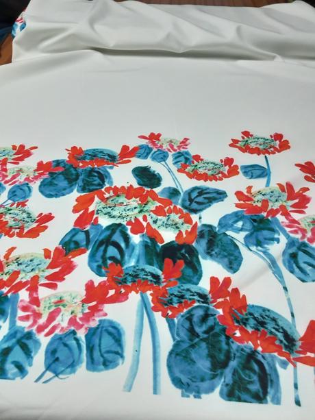 Usijem suknu podla vašich mier.pas sa dá posuvat, 38 - xxxl