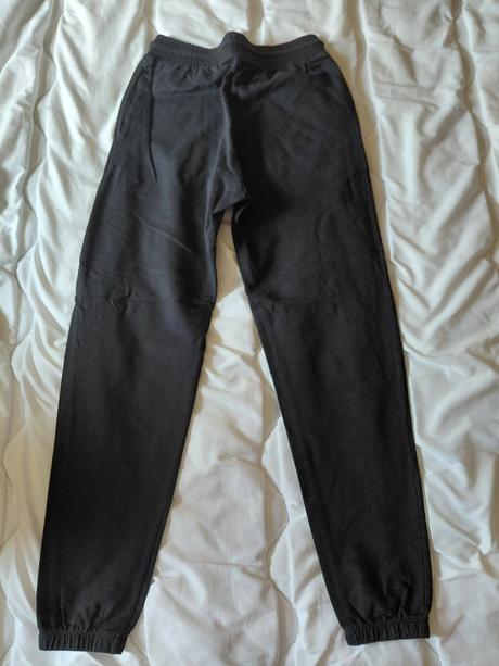 Tepláky zn. tezenis veľ 152 čierne, tezenis,152