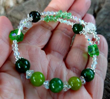 Náramok z olivínu a krištáľu pre leva, pannu aj vá, 