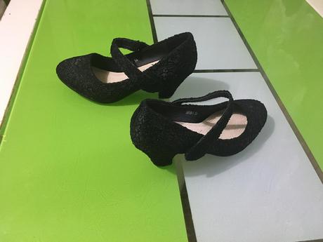 Dievcenske spolocenske topanky, 34