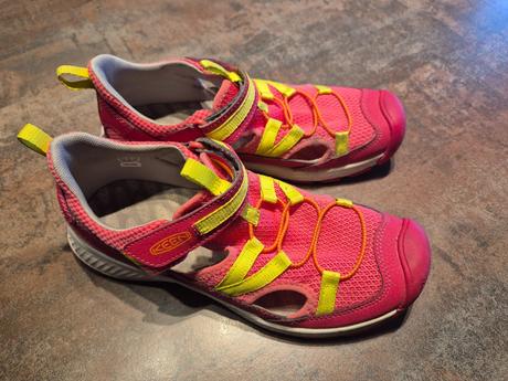 Dievcenske sandale keen eu38, keen,38