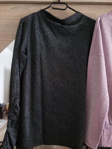 Dve trblietavé tuniky, 38