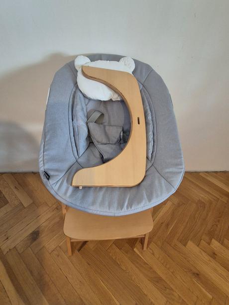 Drevena rastuca stolicka + bouncer, hauck