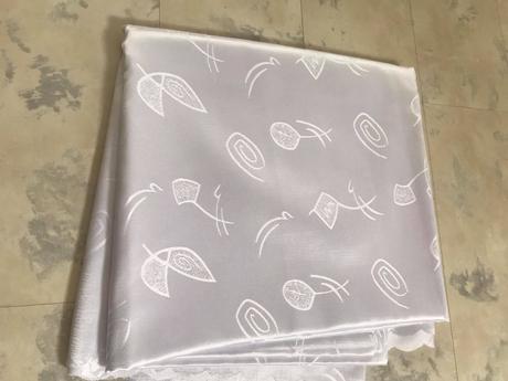 Veľký saténový teflónový obrus,