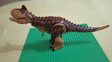 Lego jurassic world veľký carnotaurus karnotaurus,