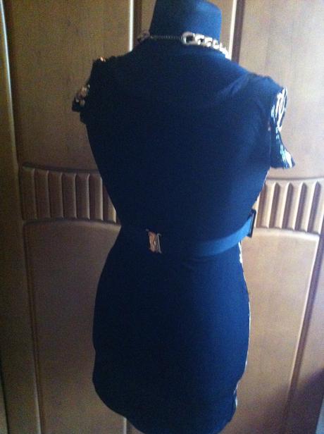 Čierno-zlaté flitrované šaty, s