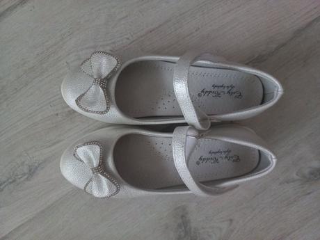 Dievčenské topánky, 31