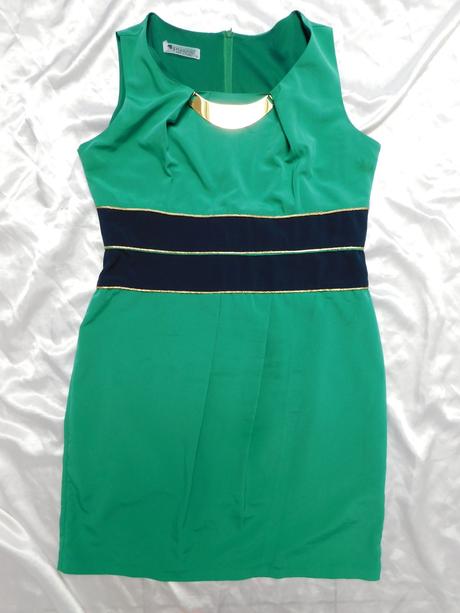 Velmi pekne šaty, 40