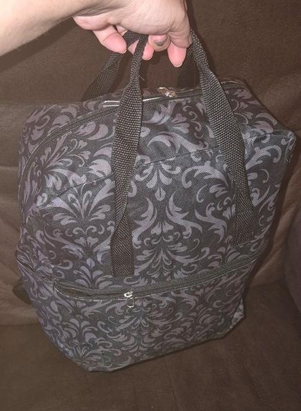 Čiernosivý batoh a ľadvinka, 