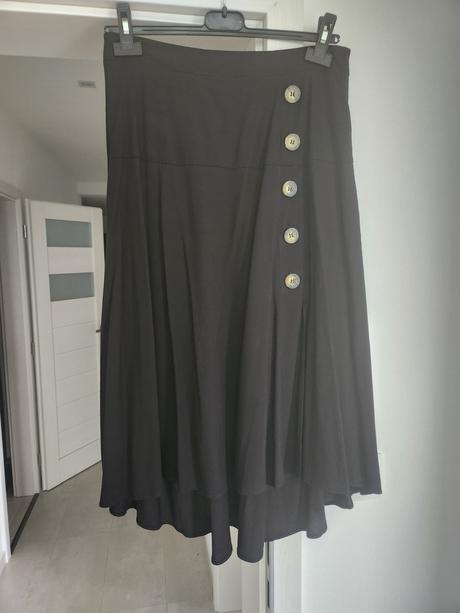 Čierna sukňa s gombíkmi, amisu,m