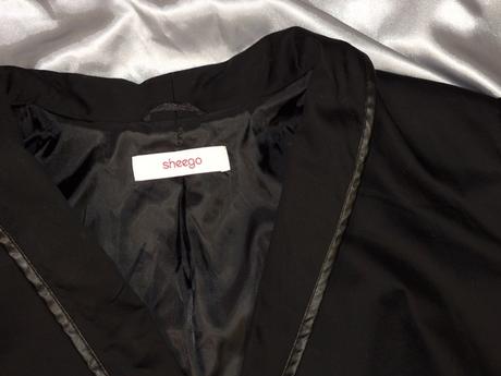 Luxusný čierny kostým, 56