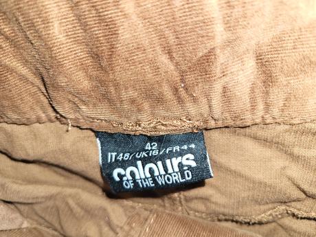 Menčestrova hnedá sukňa, colours of the world,42