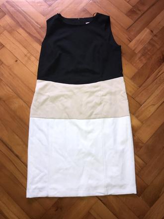 Krásne puzdrové šaty, 42