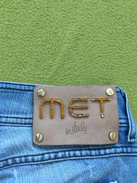 Met in jeans, met,28