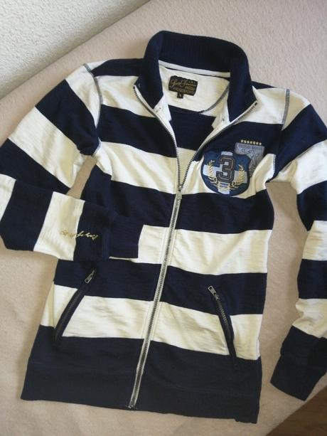 Smong mikinosveter, s