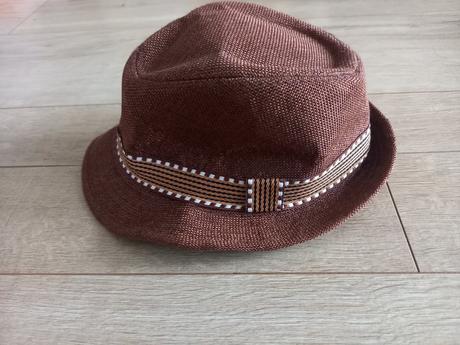 Frajerský klobúk, 80