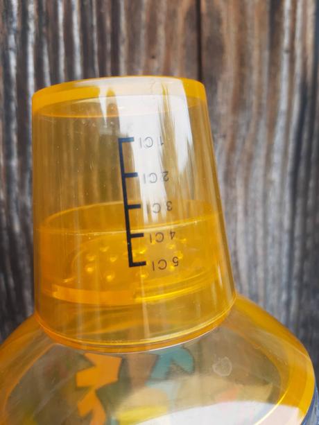 Koktejlový shaker s receptami,