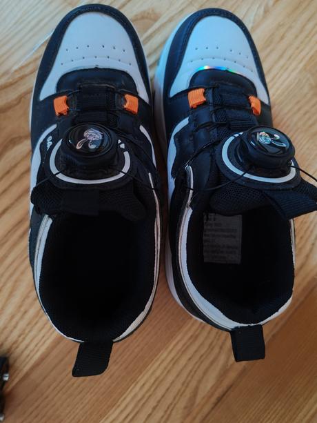 Tenisky aj na kolieska, 34