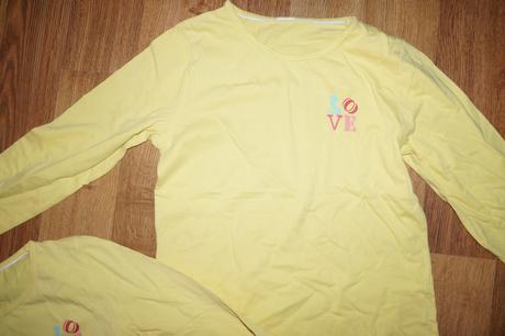 2 žlte tricka-cena spolu, 134