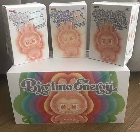 Labubu big into energy set, 