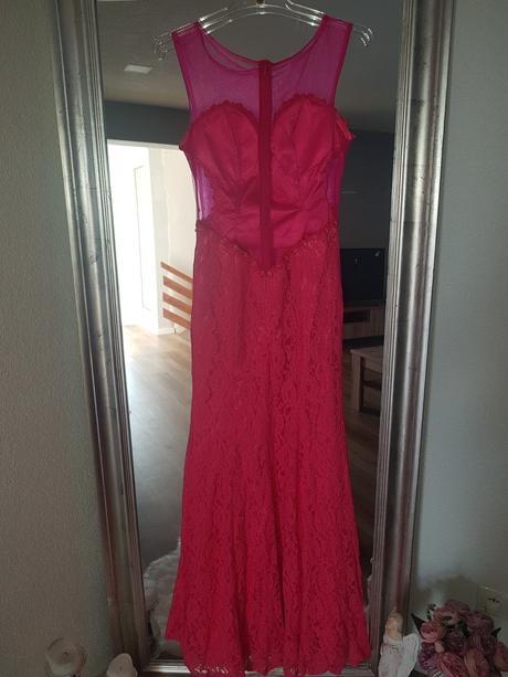 Ružove šaty, 36