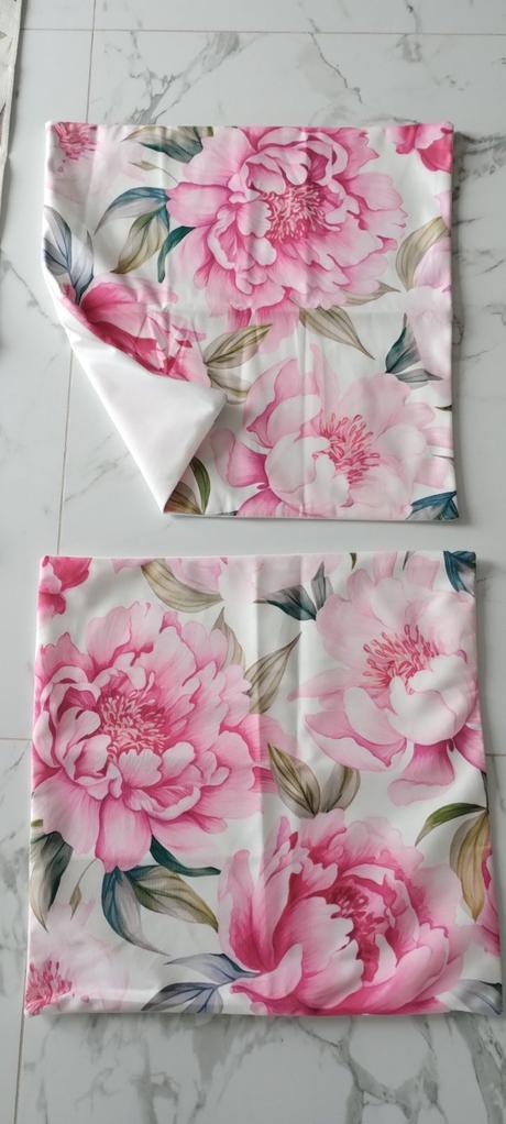 Obrus behúň aj vankúše, 