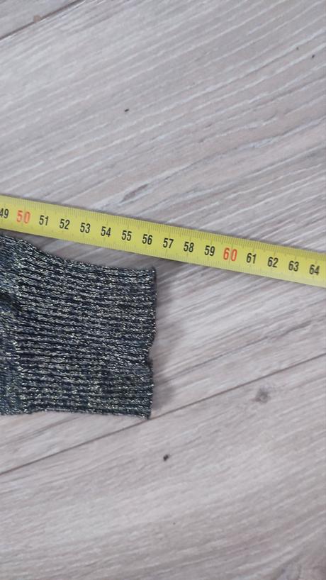 Čierno zlatý svetrik, 134