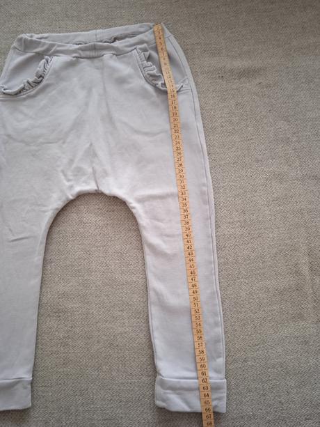 Dievčenské tepláky, 134