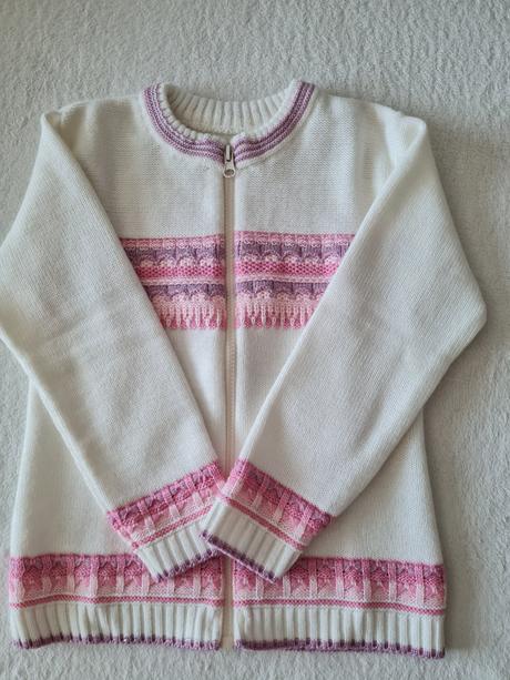 Dievčenský sveter veľ. 122, 122