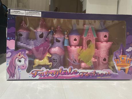 Hrad s postavičkami, 