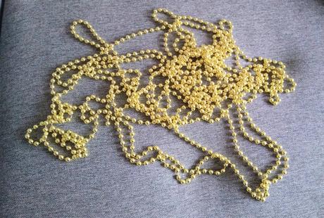 Zlatá vianočná reťaz guličky extra dlhá 10,4 metra, 