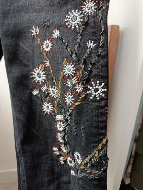 Džínsy zara s výšivkou, zara,38