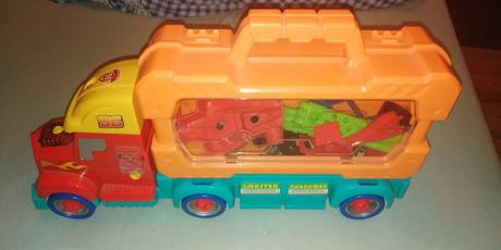 Montovaci a svietiaci kamión, 