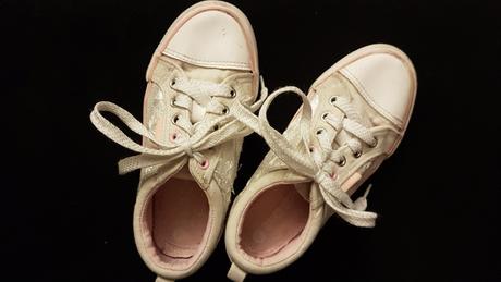 Predám dievčenské tenisky, 28