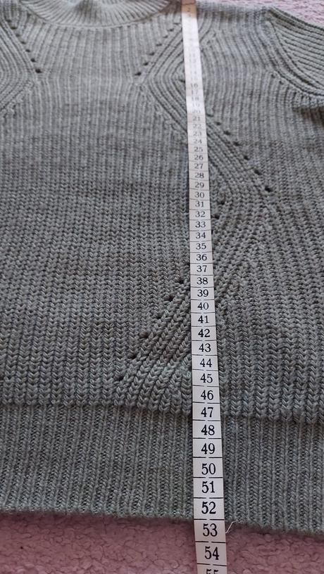 Pulóver vojenskej zelenej farby č.146/152, 146