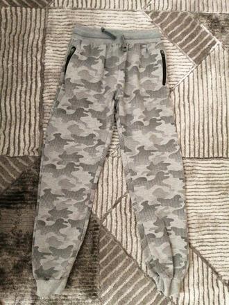 Mam na predaj tepláky, 146