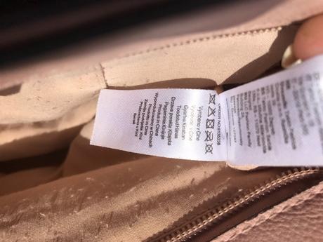 Bledoružová crossbody kabelka, 