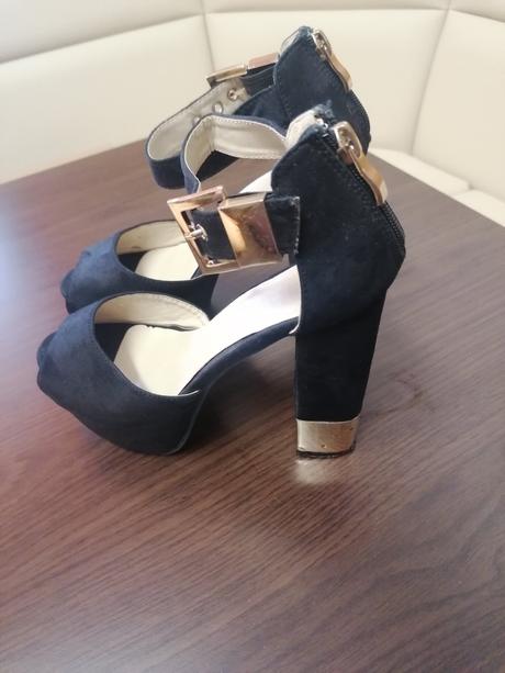 Extravagantné sandále na platforme, 36