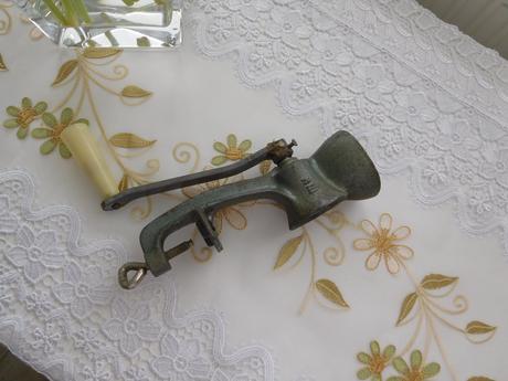 Mlynček na mak-ideal-m iii, čechoslovákia, 