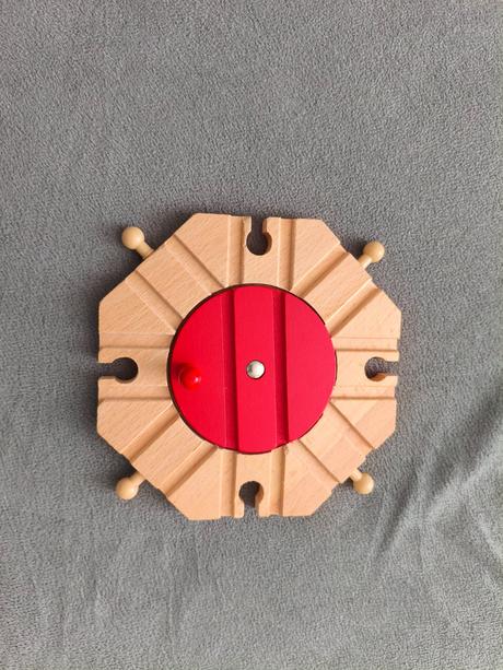 Koľajnice, výhybky, mosty križovatka,